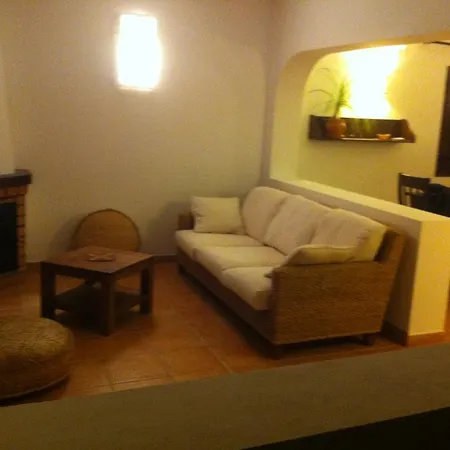 Casa Dos Medronheiros - Jose Filipe * Framqueira
